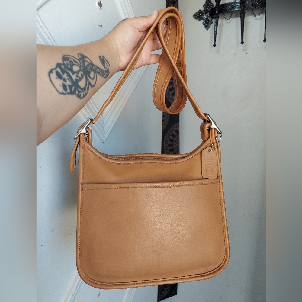 Vintage Coach Camel Legacy Zip 💛9966
